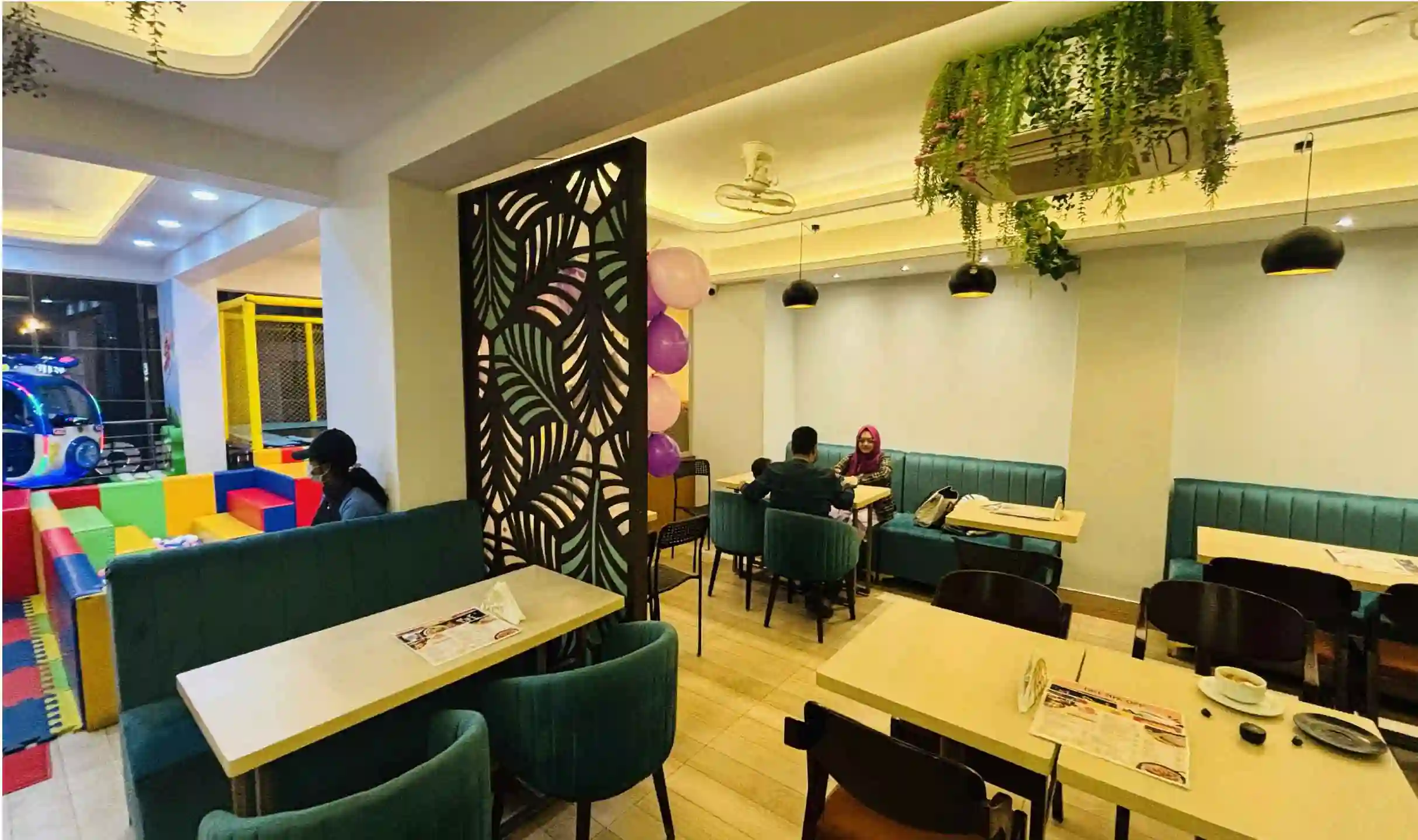 hello-junior-kidszone-&-resturent-image-1